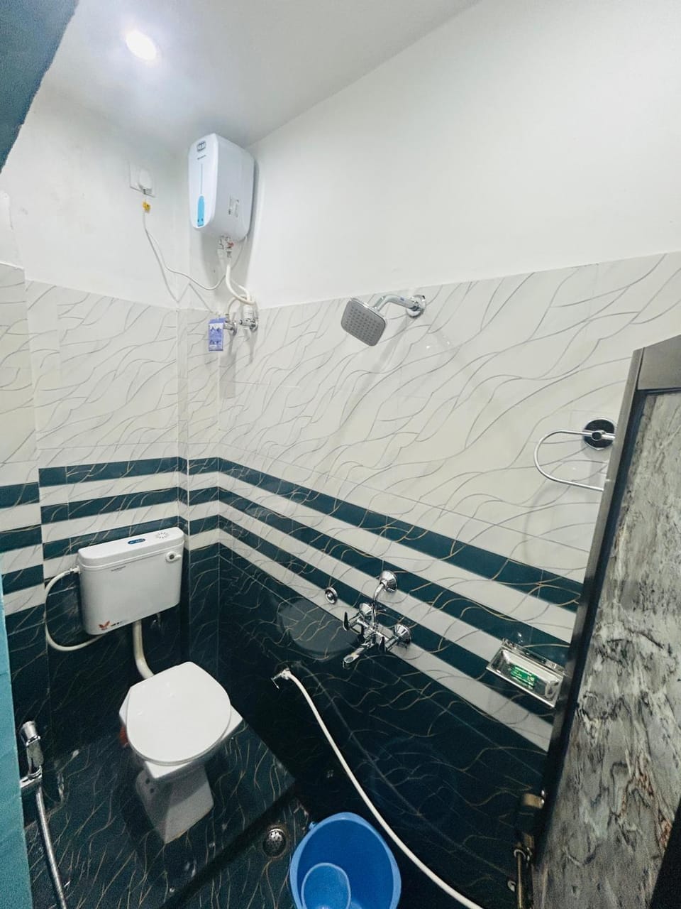 SHREE GOMUKH RESIDENCY - 200 mtrs from vishwanath temple Bed and Breakfast in Varanasi