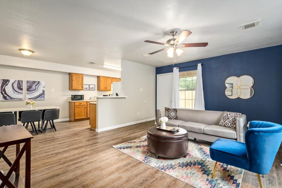 12D- In-unit Washer & Dryer - Free Parking - Fast Wi-Fi Apartment in Cypress