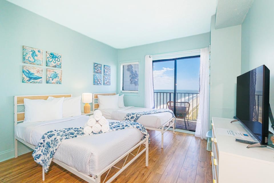 Renovated 2 Bedroom with Ocean & City Views! Palace 1807 House in Myrtle Beach