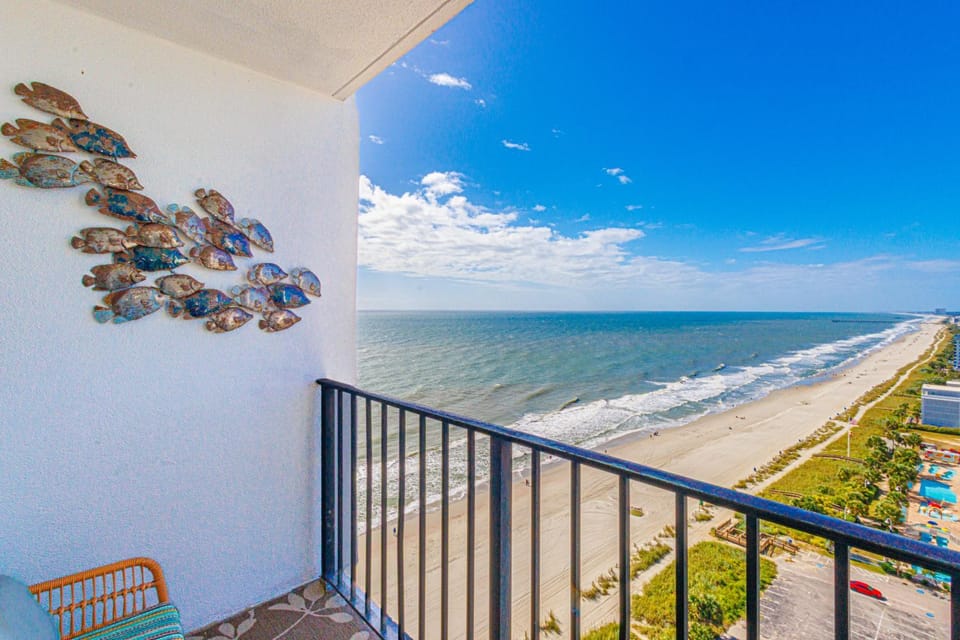 Renovated 2 Bedroom with Ocean & City Views! Palace 1807 House in Myrtle Beach