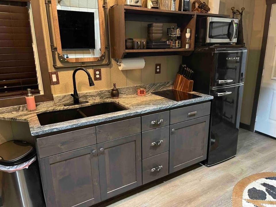 Kitchen or kitchenette, oven, stove