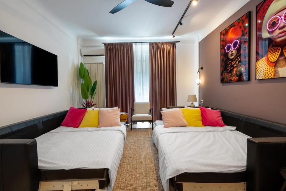 Downtown Is My Place - 4BR Apartment - Balcony Apartment in Bucharest