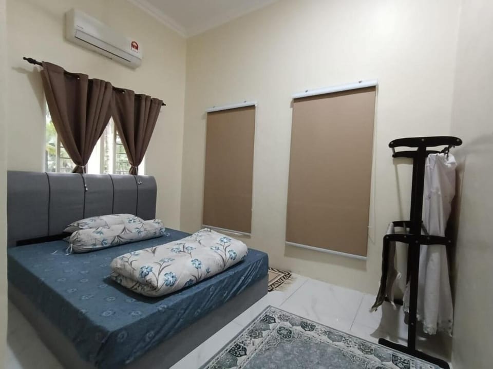 Bed, Bedroom, air conditioner
