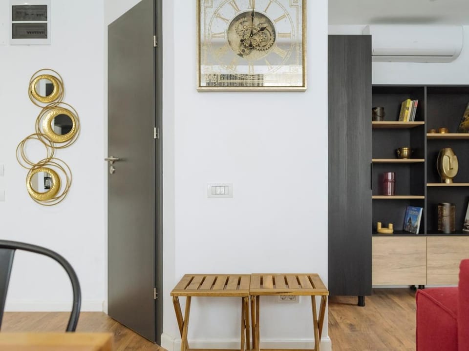 Central 16 Apartment - Private Terrace & Parking Apartment in Bucharest