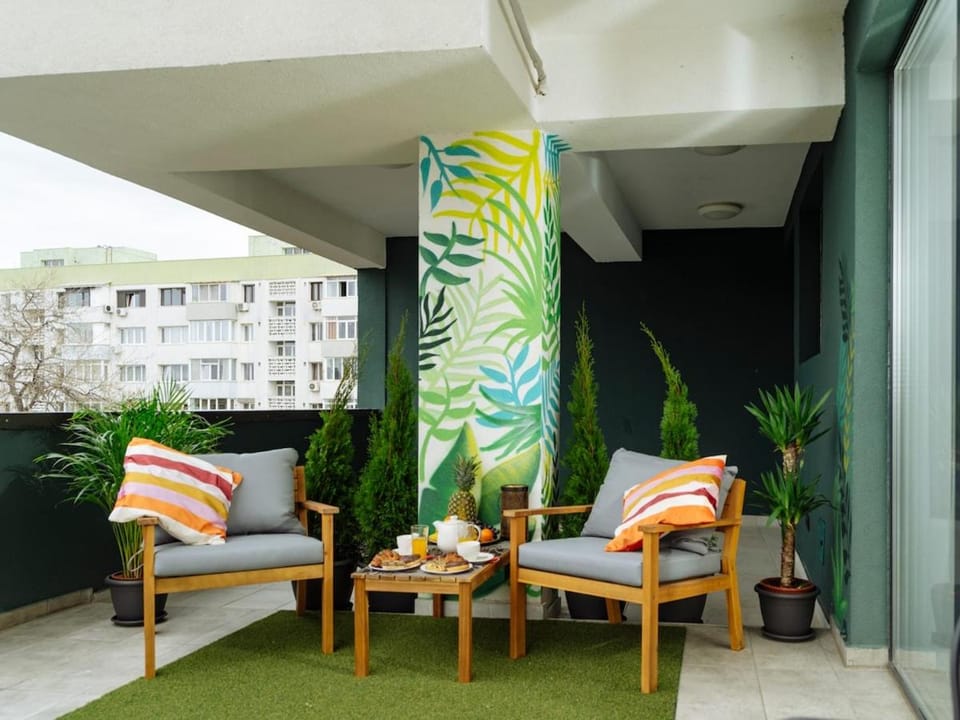 Central 16 Apartment - Private Terrace & Parking Apartment in Bucharest