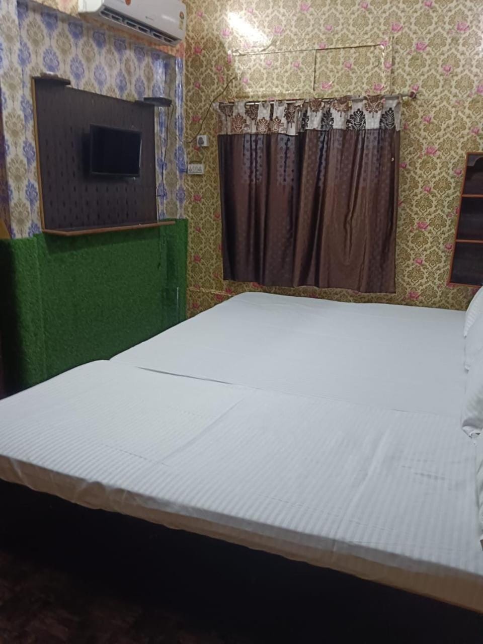 Maa Vaishno Guest House Bed and Breakfast in Varanasi