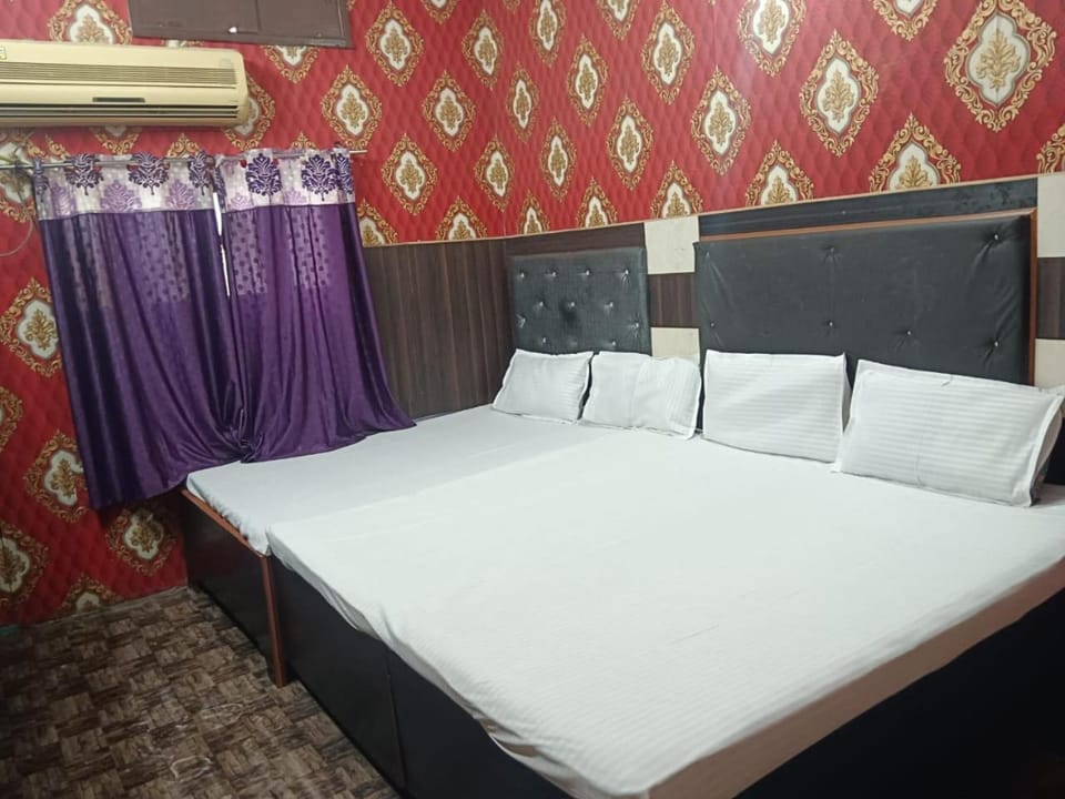 Maa Vaishno Guest House Bed and Breakfast in Varanasi