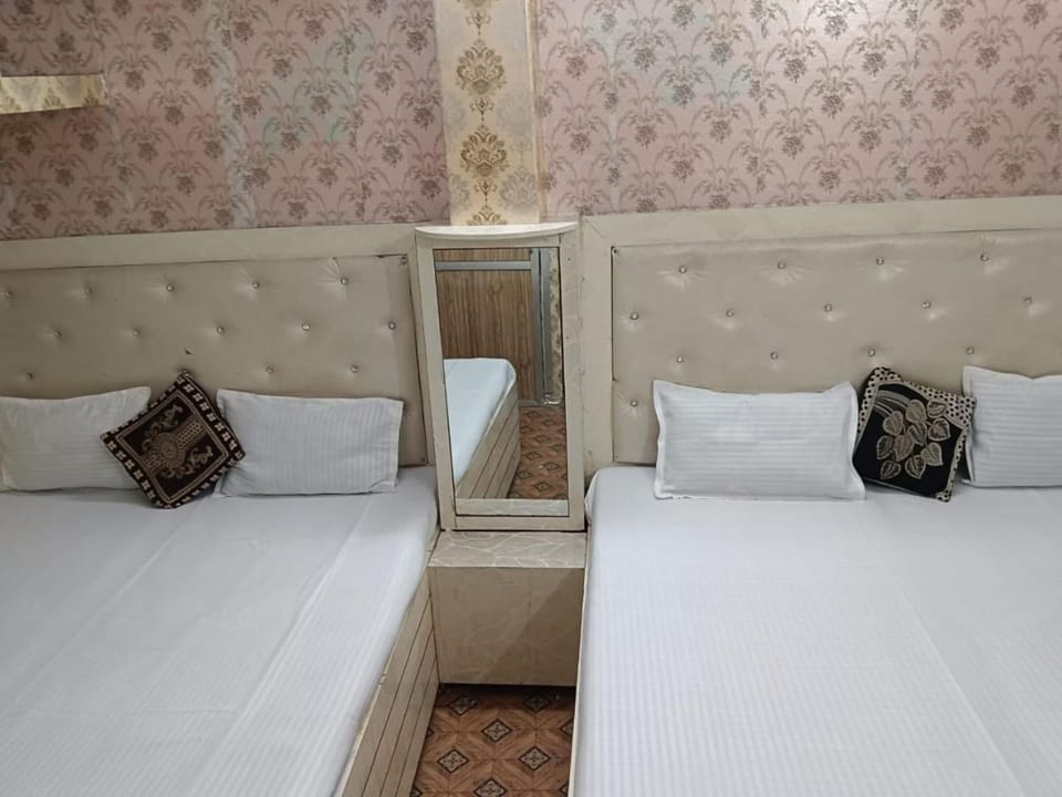 Maa Vaishno Guest House Bed and Breakfast in Varanasi