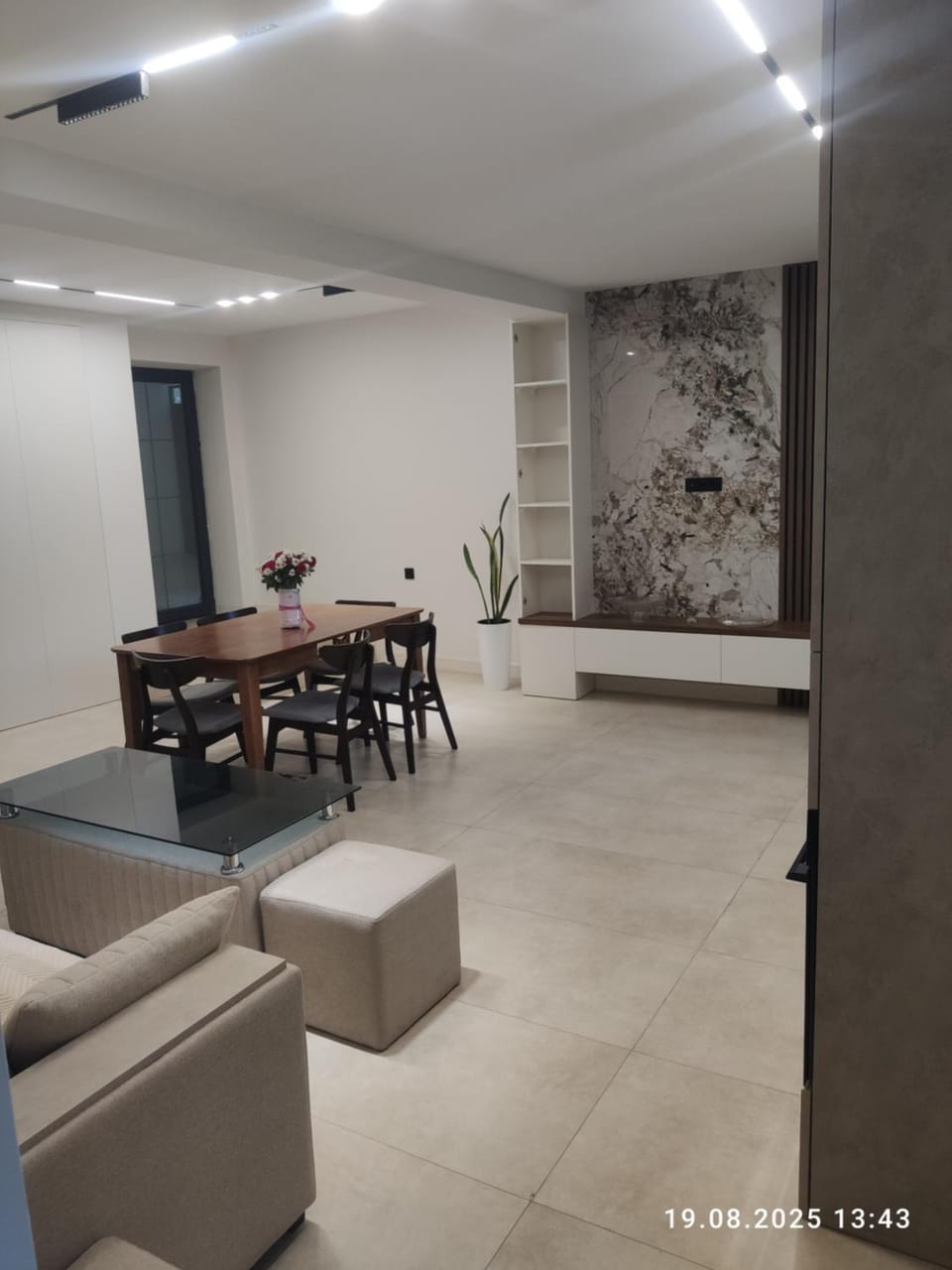 Seating area, Dining area