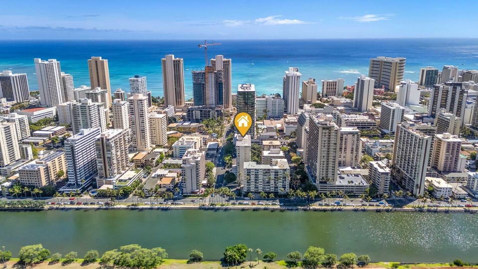 Aqua Aloha Surf Waikiki Apartment in Honolulu