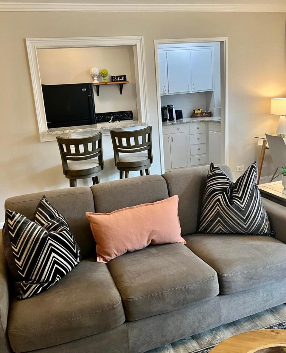 8N - Stylish 1 BD 1 BA condo in Downtown Atlanta House in Atlanta