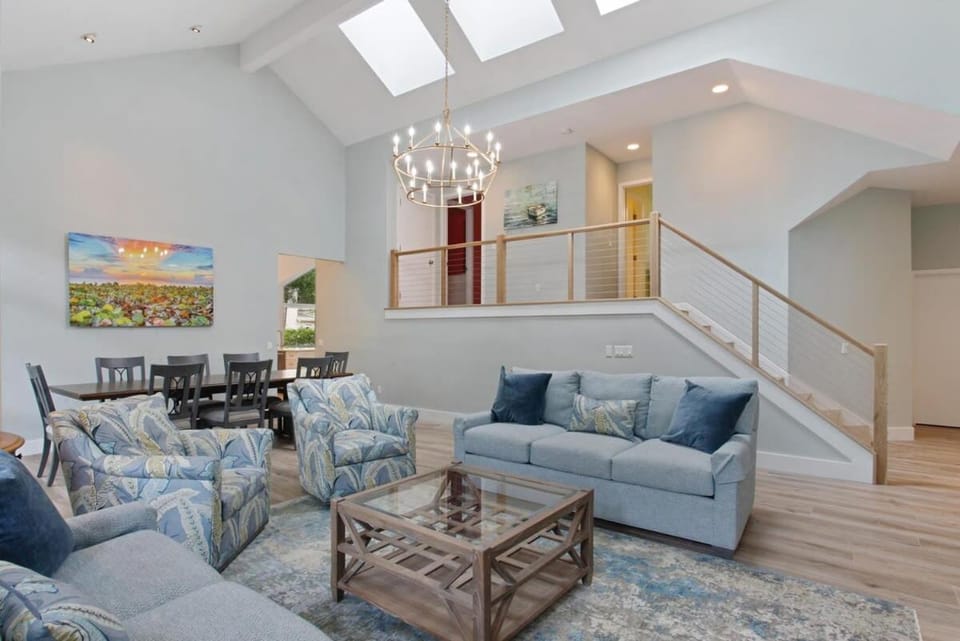 Direct Beach Path & Pool Near The Salty Dog Cafe House in Hilton Head Island