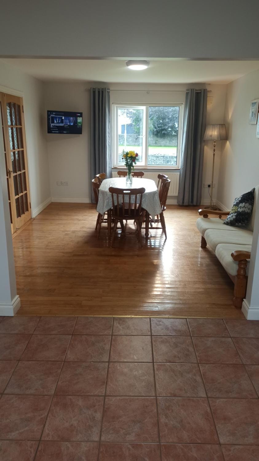 Coastal Breeze holiday home Enniscrone House in County Sligo