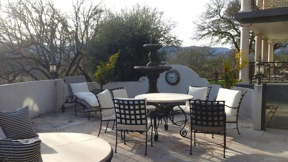 Villa Montecillo Wine Country Retreat with Pool and Vineyard Views House in Sonoma County