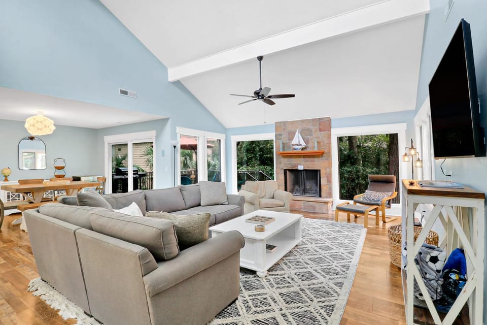 Pet-Friendly Palmetto Dunes House Walk to Beach & Golf House in Hilton Head Island