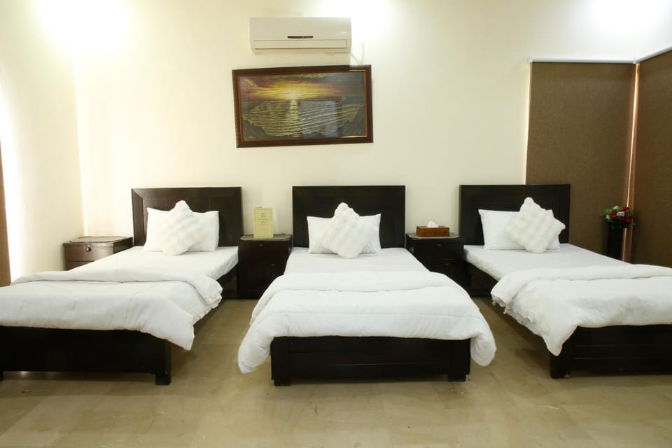 Photo of the whole room, air conditioner