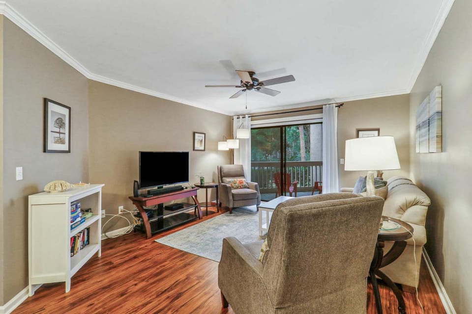145 Colonnade Club Villa Beach Path Pool Hot Tub Villa in Hilton Head Island