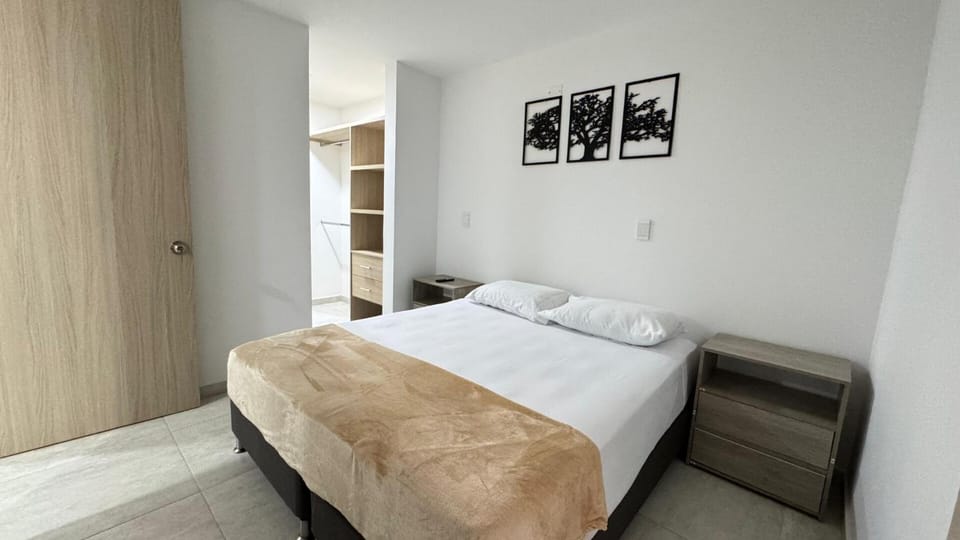 Spacious apartment in the North on Av 19 Norte Apartment in Armenia