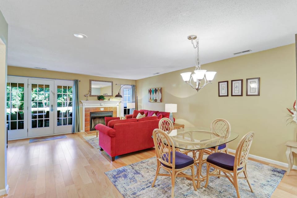 234 Evian Villa Steps to Pool Tennis Pickleball & Beach Villa in North Forest Beach