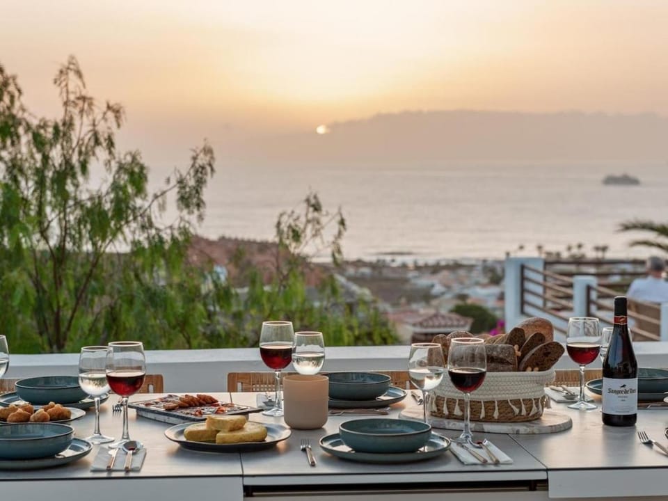 Villa Serena Find Luxury & Serenity in Tenerife Villa in Palm-Mar