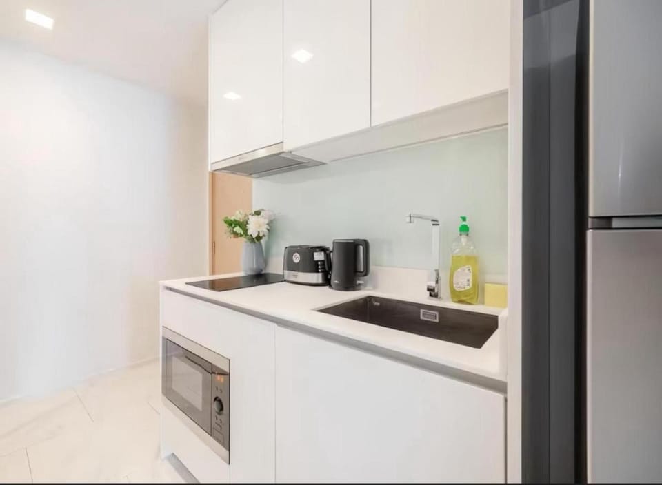 Coffee/tea facilities, Kitchen or kitchenette, dishwasher, oven