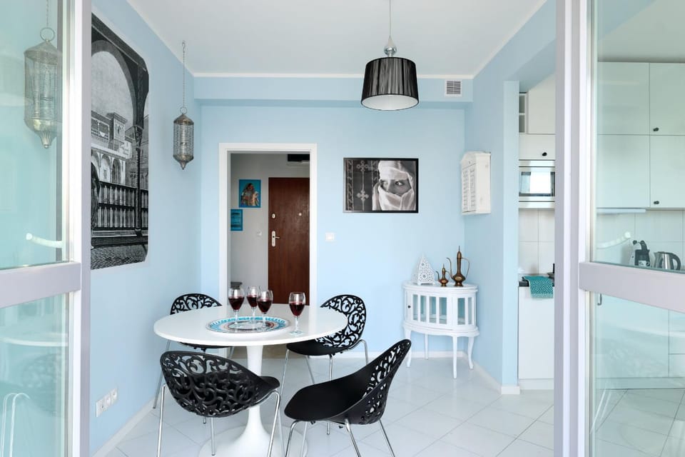 Coffee/tea facilities, Dining area