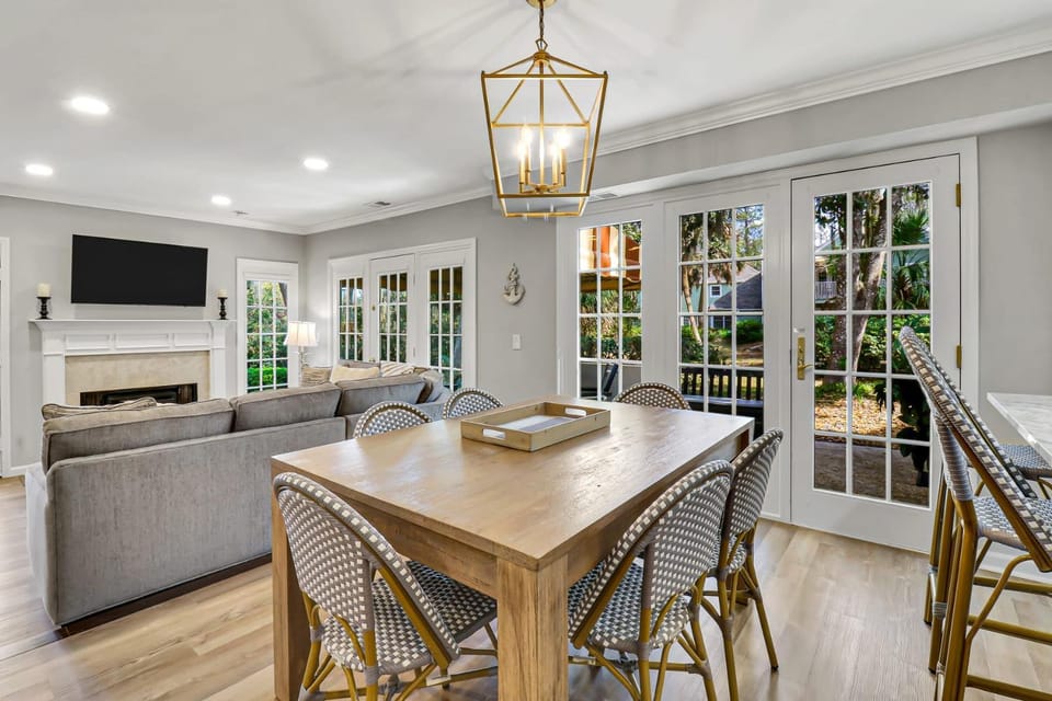 132 Evian Villa Pool Tennis Pickleball & Beach Villa in North Forest Beach