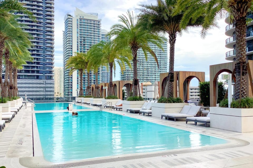 Property building, City view, Pool view, Swimming pool, sunbed