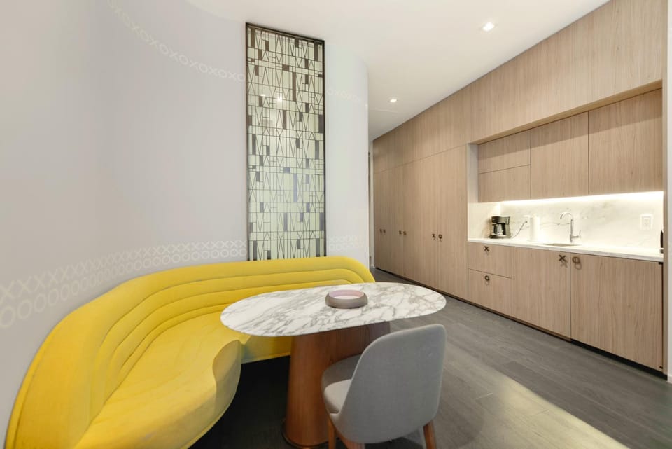 Kitchen or kitchenette, Seating area, Dining area