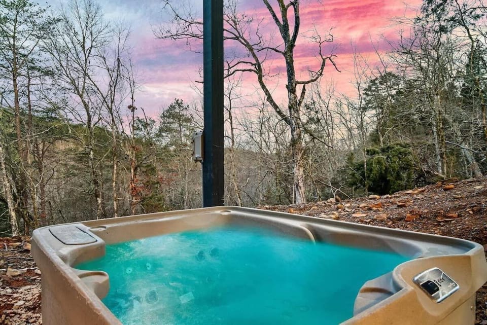 Peaceful Getaway Luxe Cabin w Private Pool Cabin in Sevierville