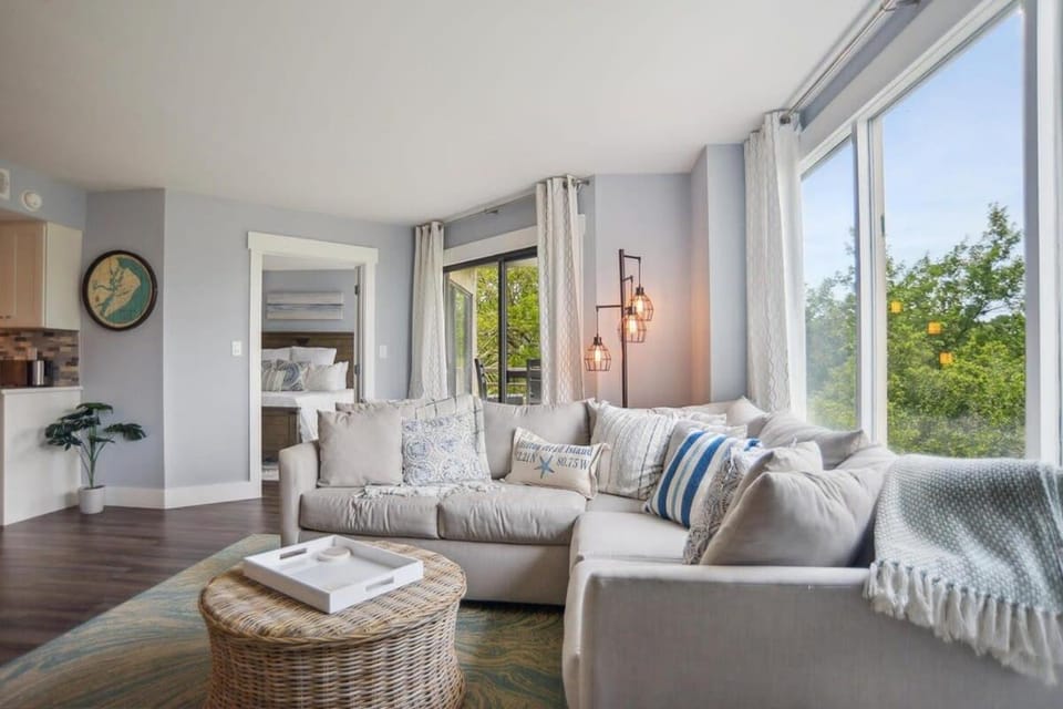 Immaculate Beach Villa Spacious Floor Plan Villa in Hilton Head Island