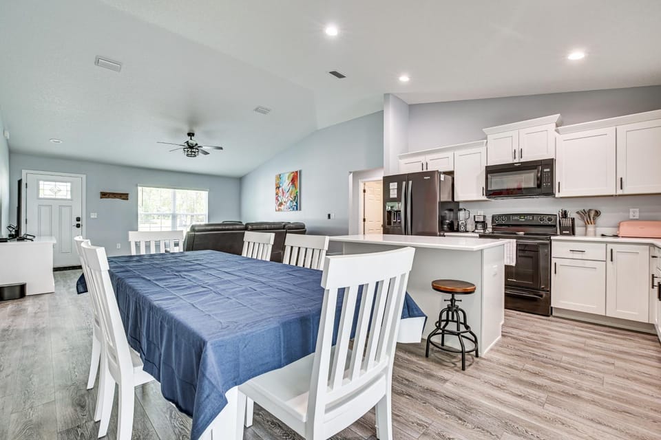 Arcade Games, Lanai & Spa: Summerfield Family Home House in Florida