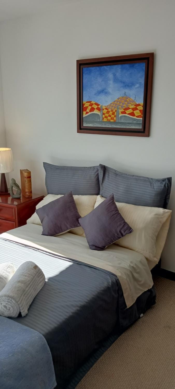 Bed, Photo of the whole room, Bedroom