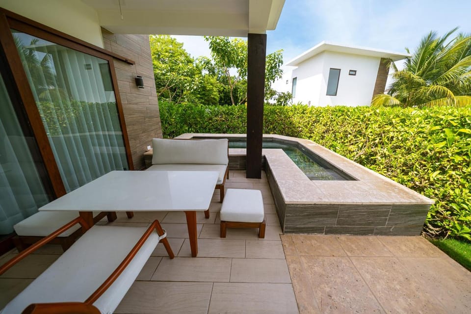 Hot Tub, Garden view