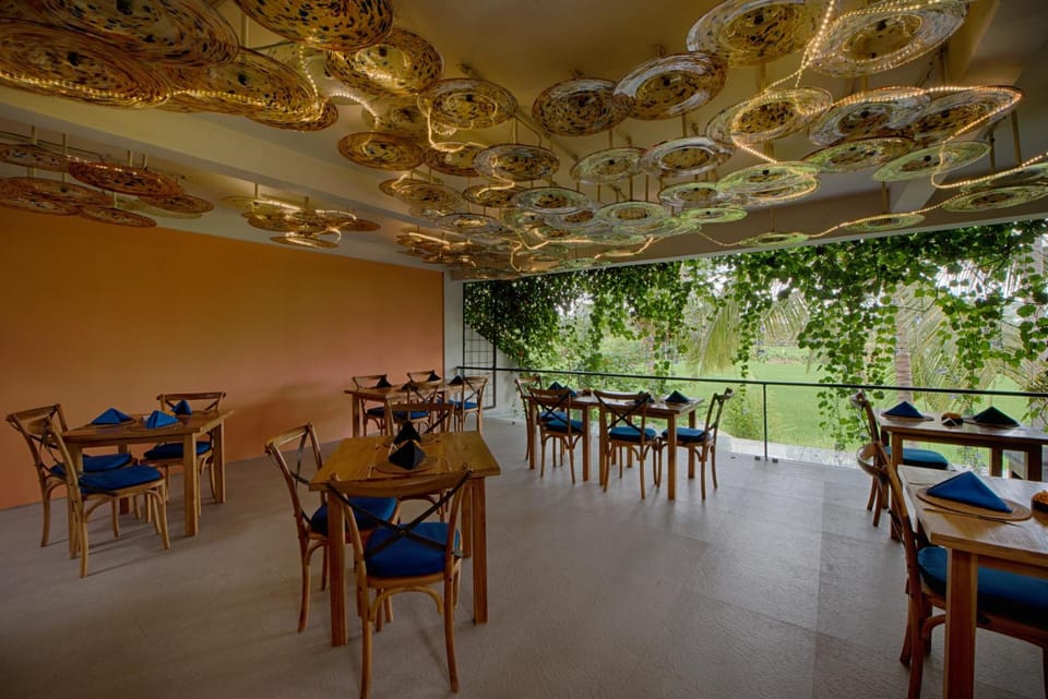 Restaurant/places to eat, Restaurant/places to eat