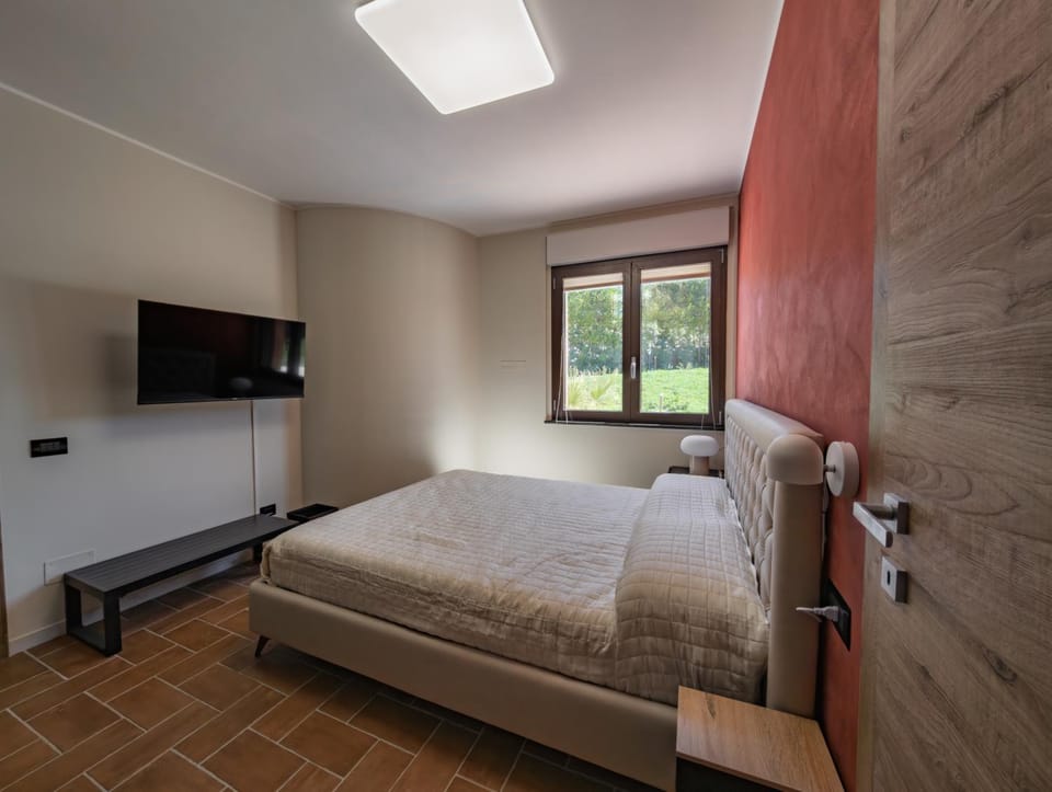 View (from property/room), Photo of the whole room, Bedroom