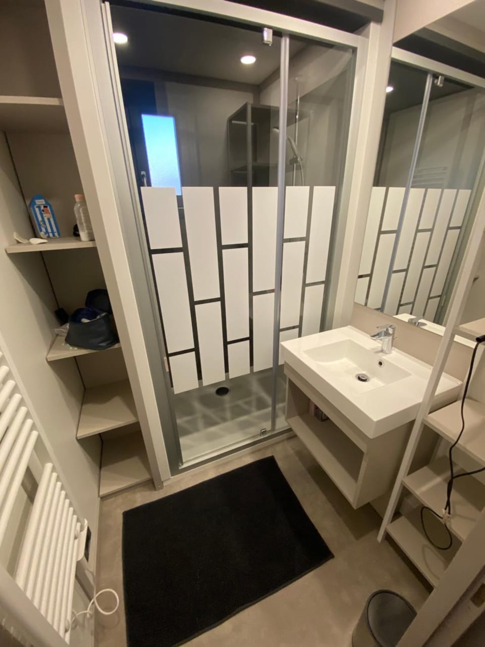 chalet à l'Edune 6 ou 12pers avec mon2ème chalet beau standing piscine couverte chauffée à 150m de la mer wifi inclus Campground/ 
RV Resort in Saint-Pair-sur-Mer