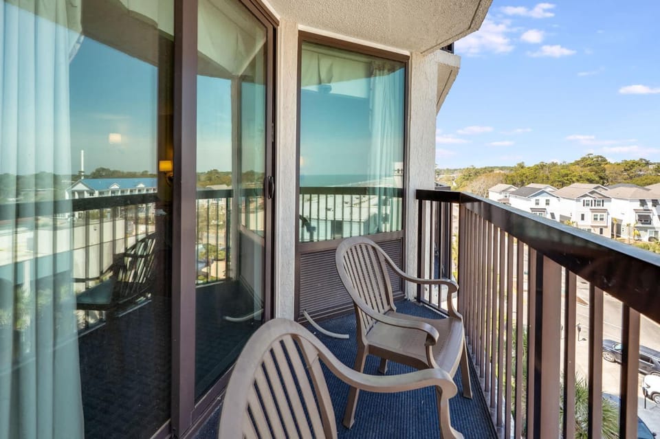 Honeymoon King, Ocean Views, Compass Cove, Pools! House in Myrtle Beach