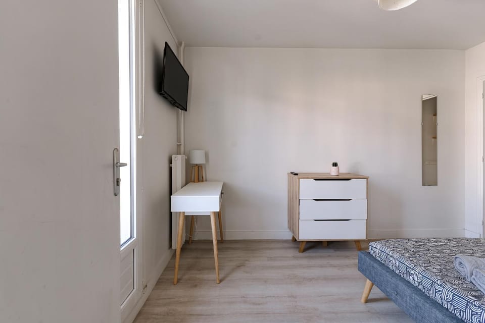 Lesdiguieres 3 Bedrooms Parking Apartment in Grenoble