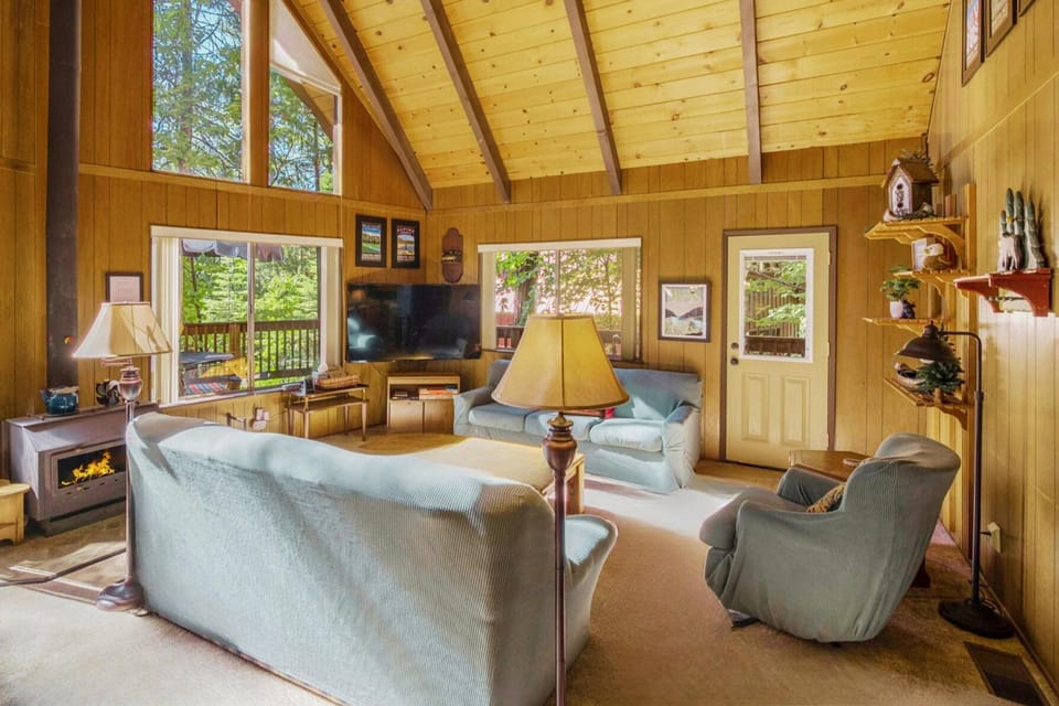 Walk to Fly-In Lake Blue Lake Springs Cabin! Cabin in Arnold