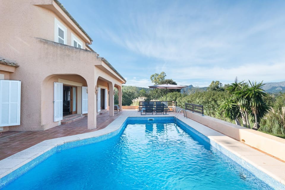Finca Ca n Albertet Villa in Raiguer