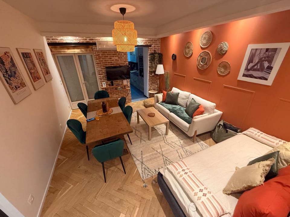 TV and multimedia, Living room, Seating area