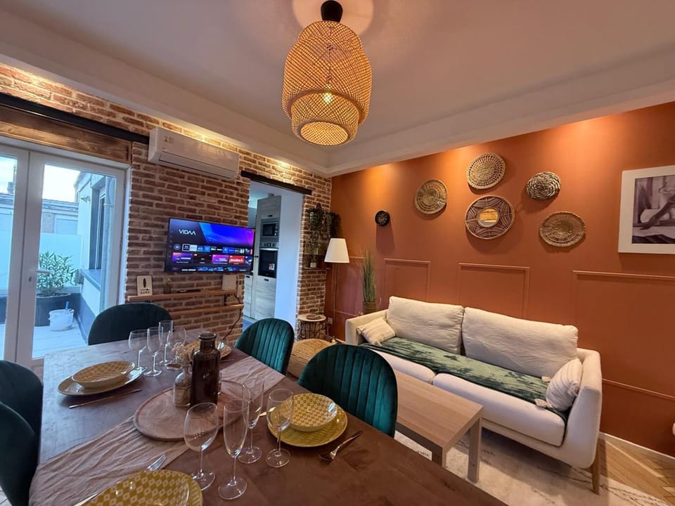 TV and multimedia, Living room, Dining area