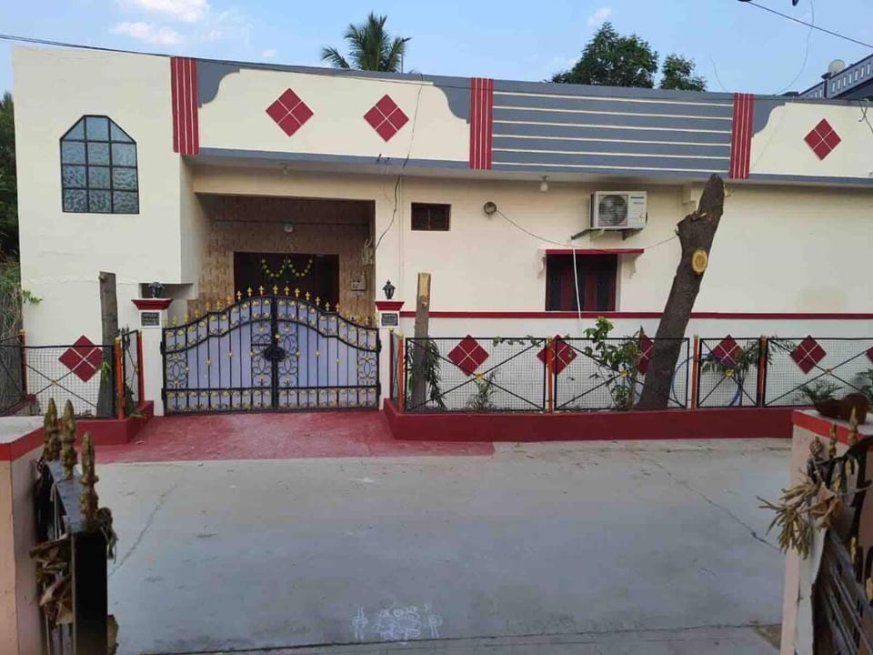 Spacious 2BHK Villa with Terrace & AC in Secunderabad Villa in Secunderabad