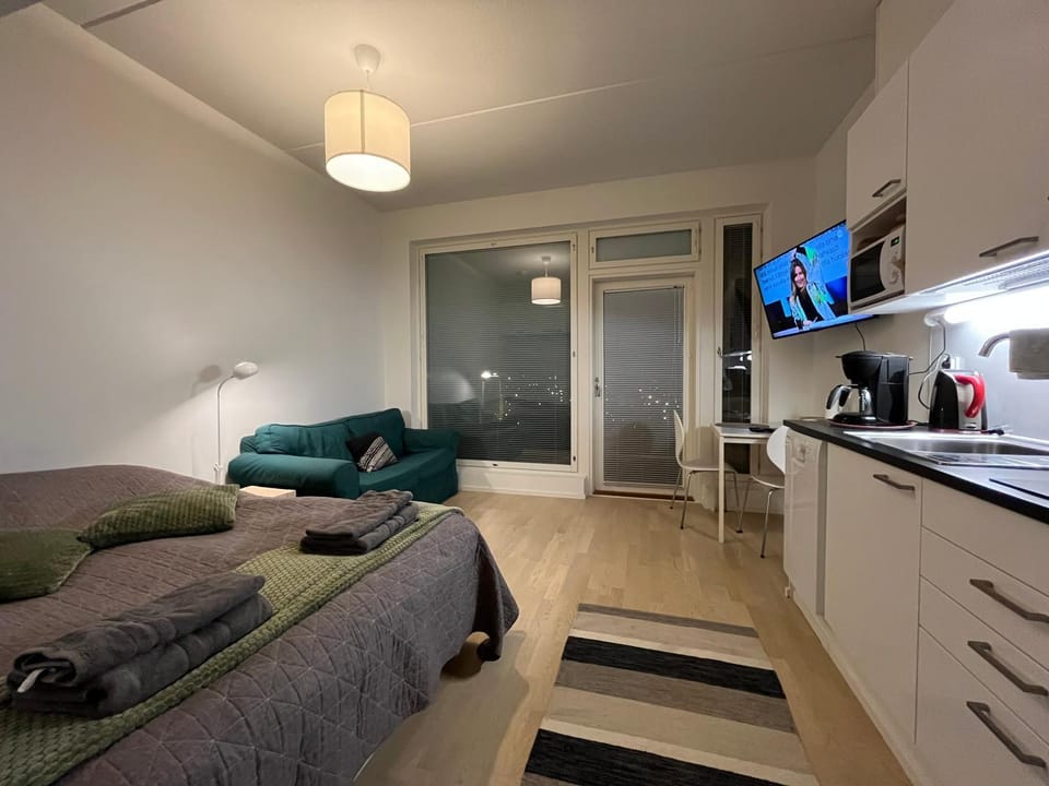 Communal lounge/ TV room, Bed, TV and multimedia, Kitchen or kitchenette