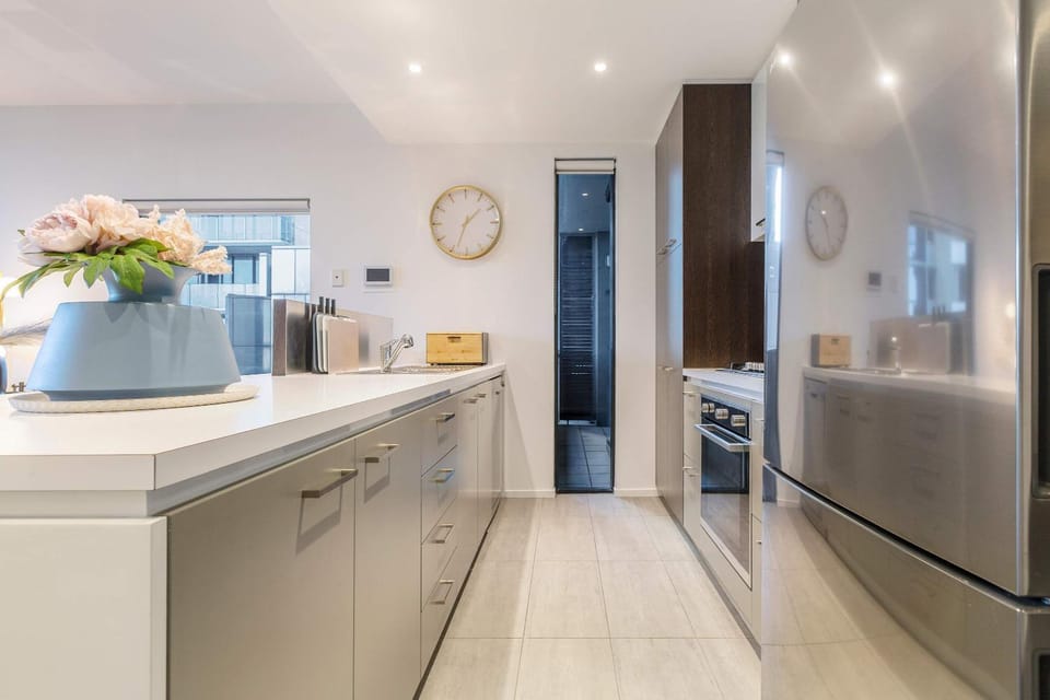 Coffee/tea facilities, Kitchen or kitchenette, dishwasher, microwave, oven, stove