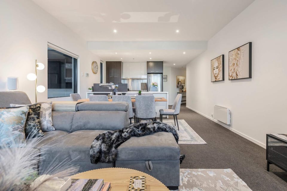 Living room, Seating area, Dining area, heating