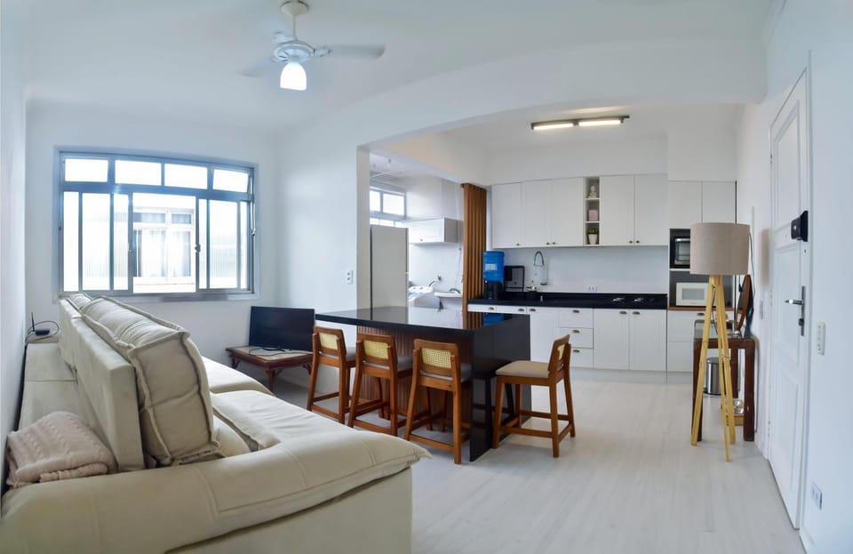 Kitchen or kitchenette, Living room, Seating area, oven, pet friendly, stove