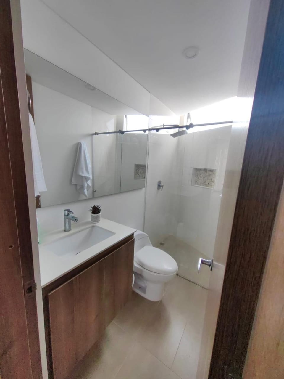 Modern and Cozy Las Camelias Apartment in Manizales