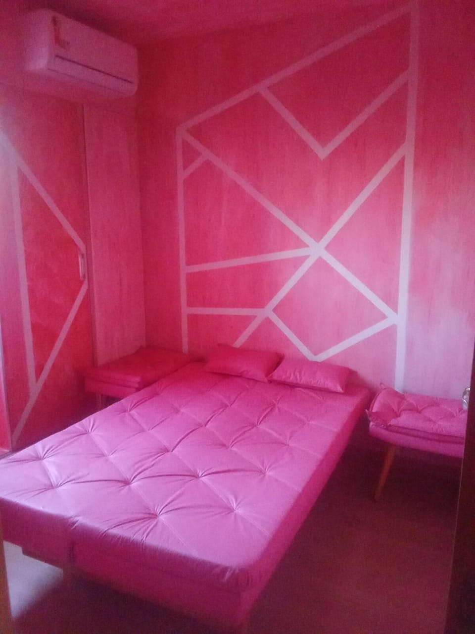 Bed, Bedroom, air conditioner